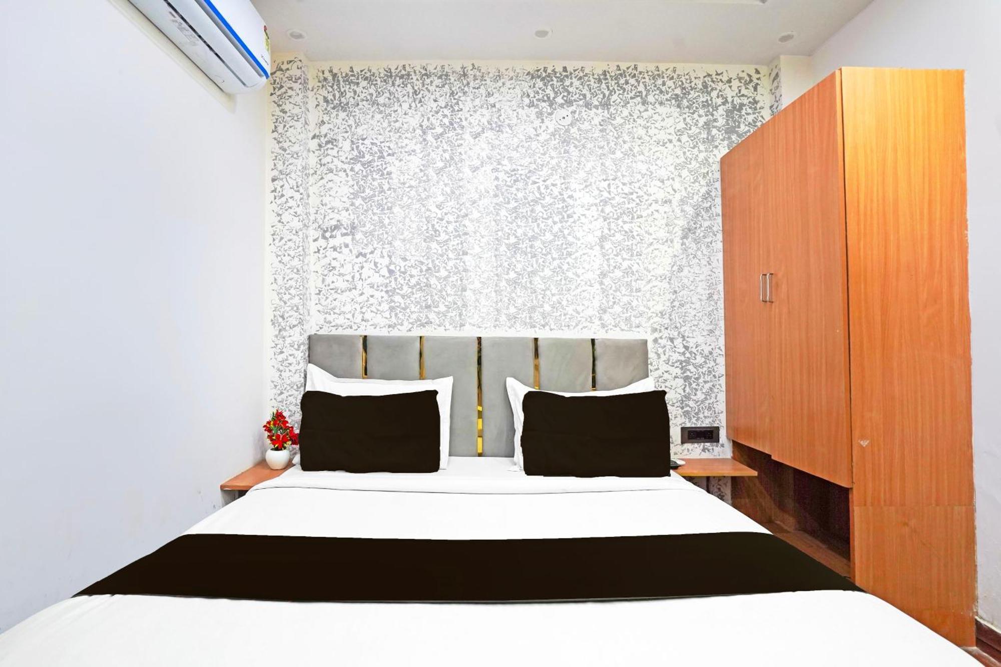 Twamev Residency Hotel Ню Делхи Екстериор снимка